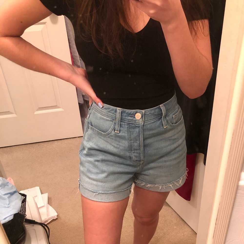 🌟 Hollister Mom Shorts 🌟